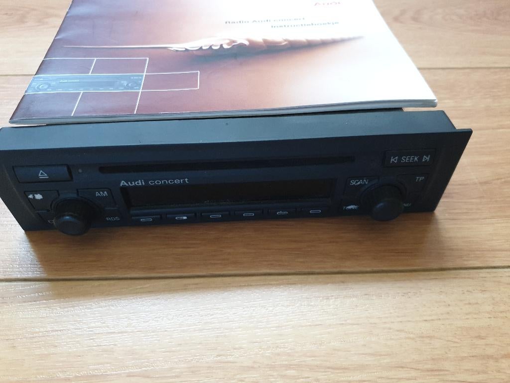 Orginele Audi Concert radio a3 8L, Ophalen of Verzenden, Gebruikt