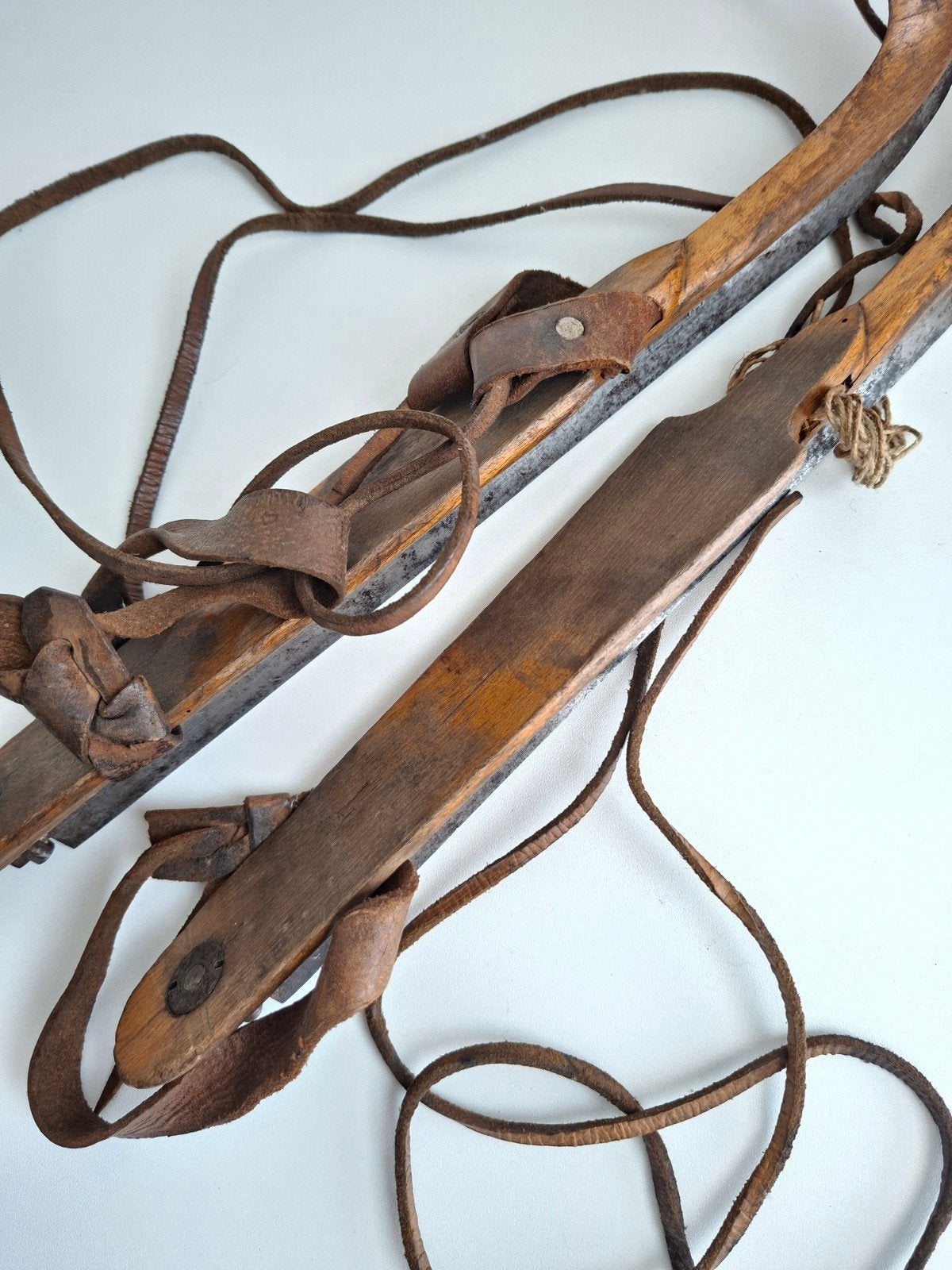 Vintage houten schaatsen met leren banden, Ophalen of Verzenden