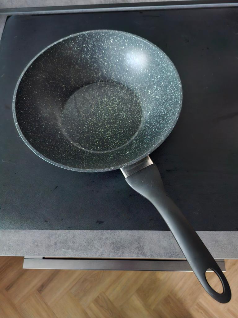 Ernesto wokpan 28 cm - Ideaal voor roerbakgerechten, Ophalen, Gebruikt, Aluminium, Keramische plaat