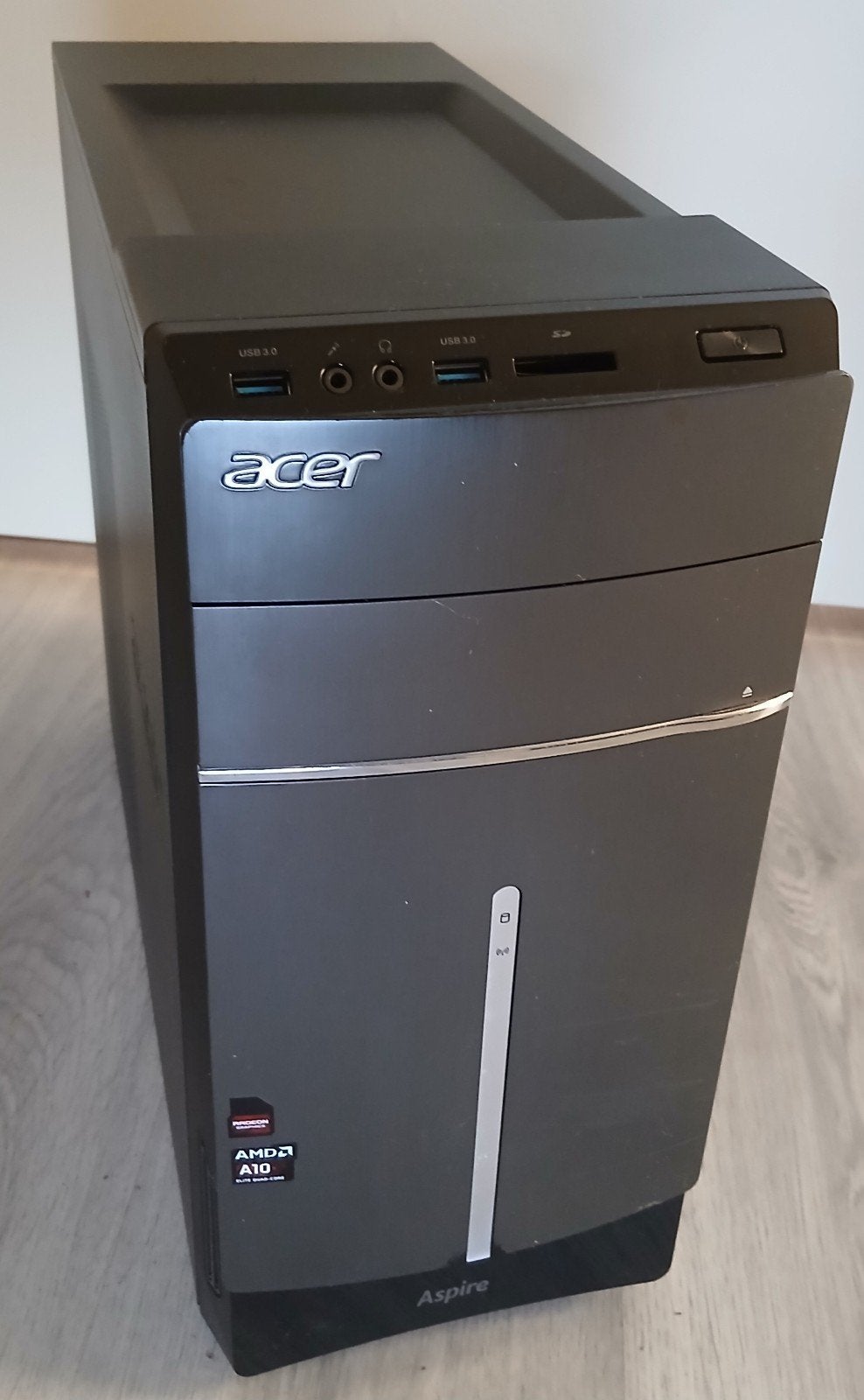 Acer Amd A10 Desktop pc . Windows 11 / Hdmi  WiFi  Bluetooth, Ophalen, HDD, Zo goed als nieuw, Gaming