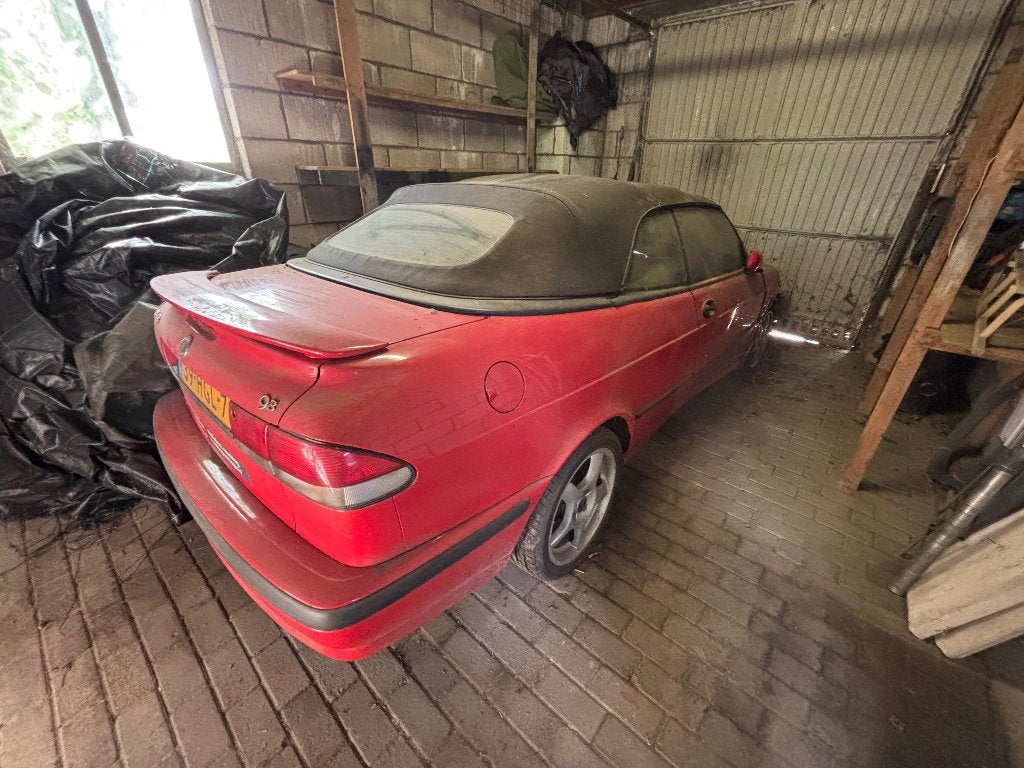 Saab 9-3 2.0 T Cabrio 2000 Rood, 730 kg, 4 cilinders, Cabriolet, 4 stoelen