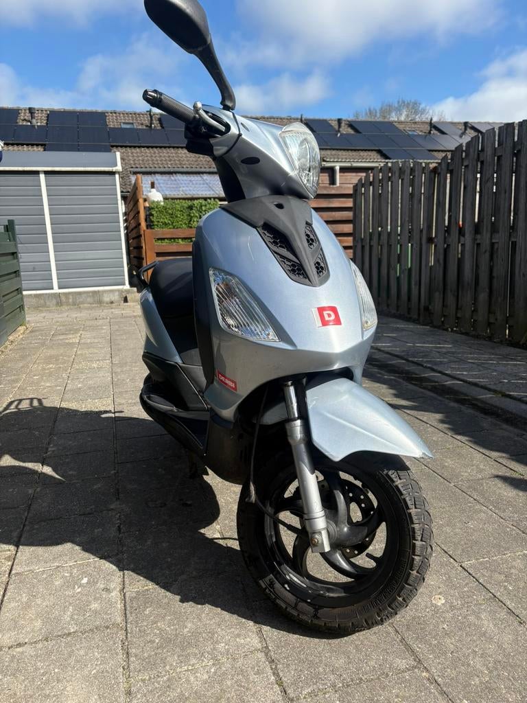 Piaggo fly boulevard derbi 150cc, Ophalen of Verzenden, Zo goed als nieuw, Benzine, Piaggio