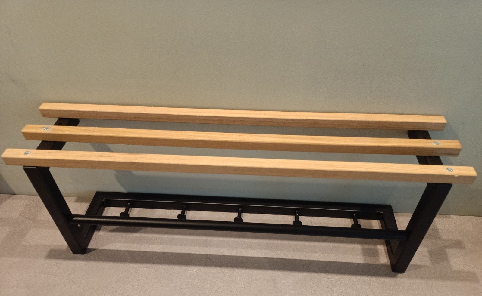 Wandkapstok met houten planken en metalen haken, Huis en Inrichting, Nieuw, Minder dan 100 cm, Hout, Ophalen
