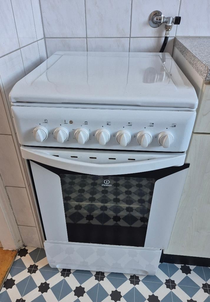 Indesit gasfornuis met elektrische oven, Ophalen, Gebruikt, 4 kookzones, Gas