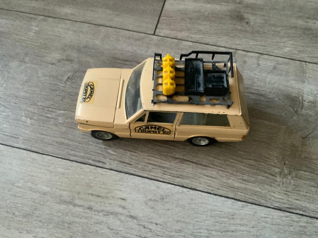 Bburago 1:24 Camel Trophy Range Rover Safari 1982, Ophalen of Verzenden, Zo goed als nieuw, Auto, Bburago
