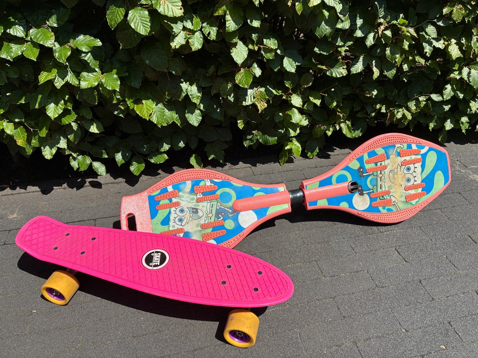 Skateboard en Waveboard - Roze en Spongebob, Ophalen, Gebruikt, Skateboard