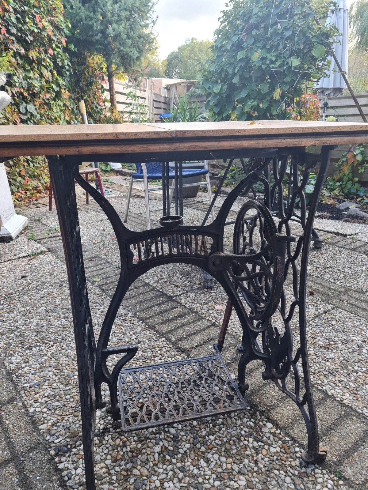 Antieke Teutonia Naaitafel - Decoratief Onderstel, Ophalen