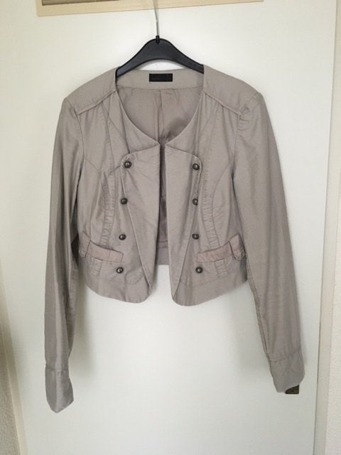 Vero Moda kort jasje (maat 38), Kleding | Dames, Jasjes, Kostuums en Pakken, Maat 38/40 (M), Bruin, Vero Moda, Ophalen of Verzenden