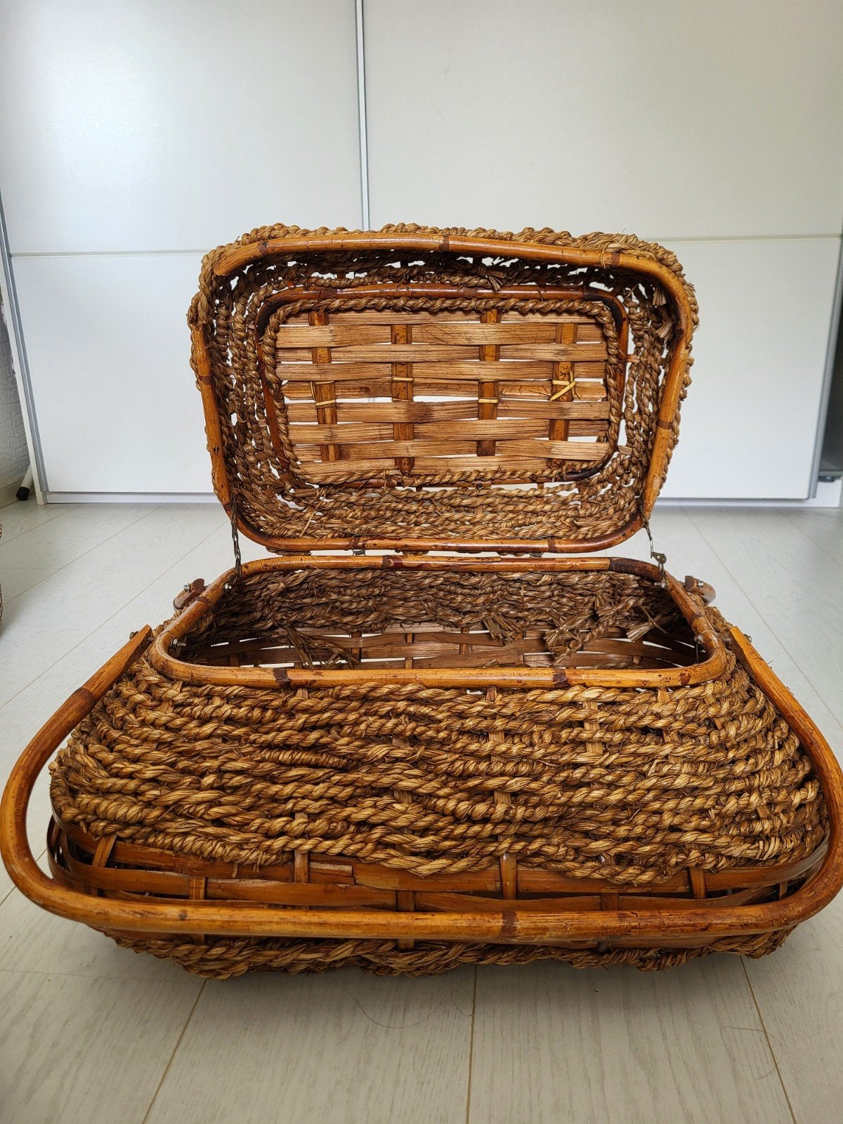 vintage gevlochten rotan picknickmand, Ophalen, Gebruikt