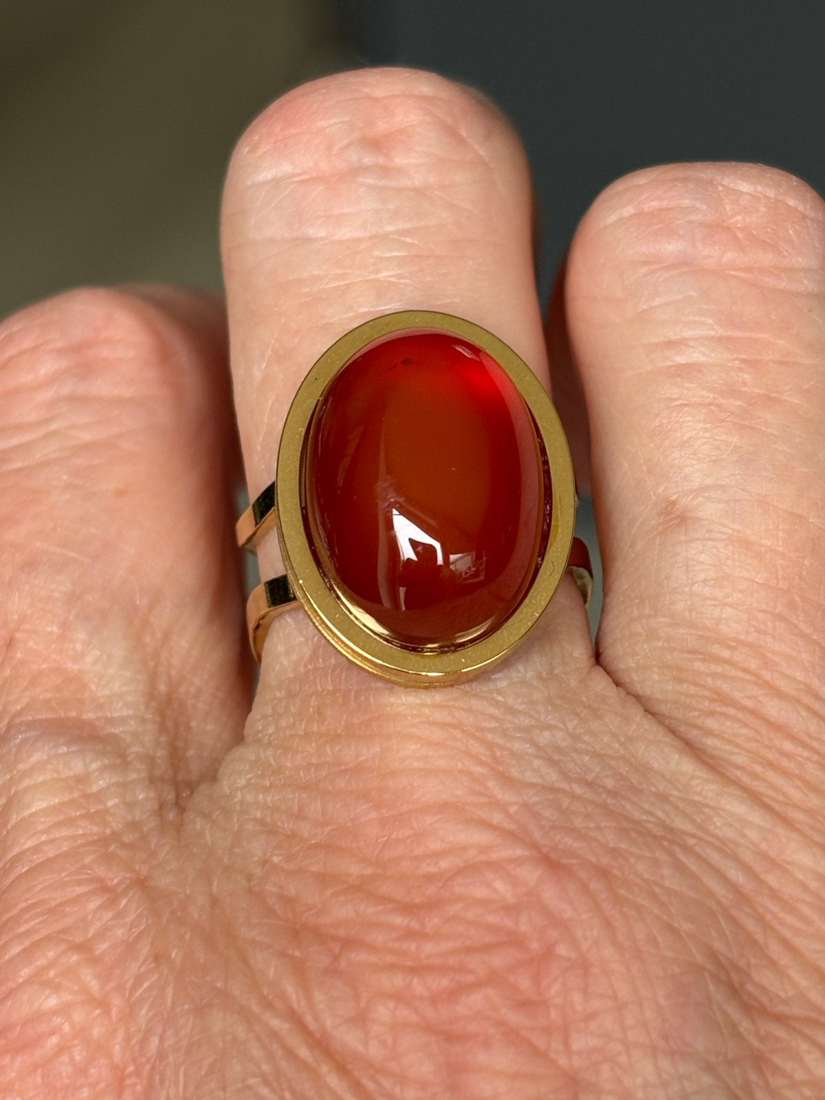 Verstelbare RVS ring met rode Agaat steen - Goudkleurig, IJzer of Staal, Nieuw, Cariadgems@hotmail.com, Ophalen of Verzenden