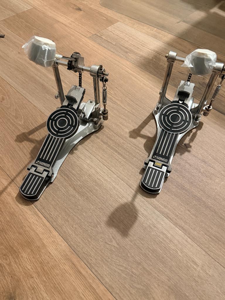 Sonor basdrum pedaal 2stuks, Ophalen of Verzenden, Gebruikt, Drums of Percussie