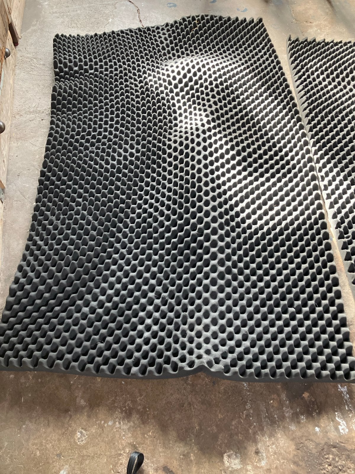 Geluidsisolatie of slaapmat noppen foam schuim 5 cm dik, Ophalen, Gebruikt