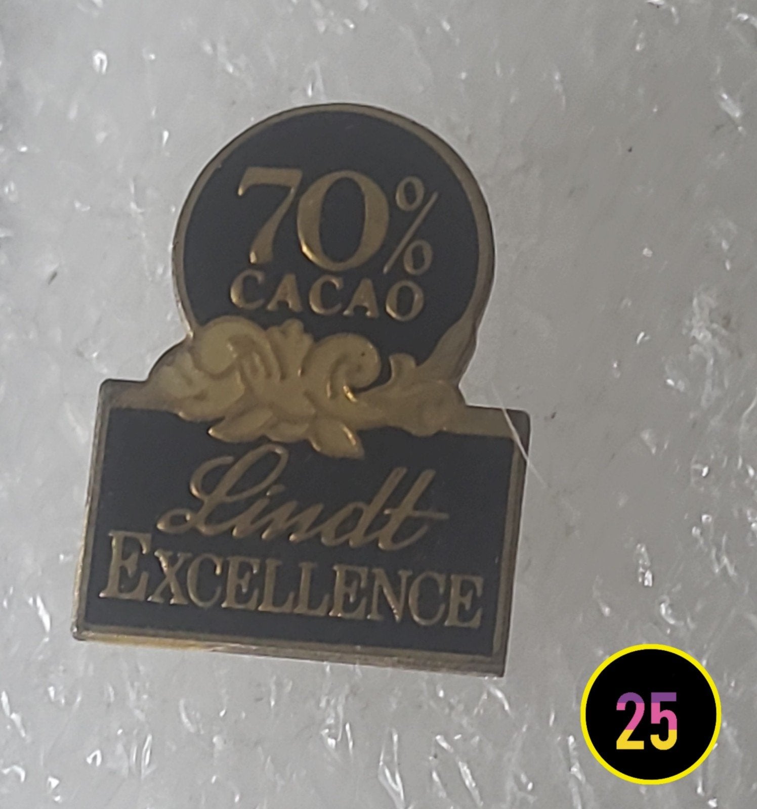 Vintage Lindt Excellence 70% Cacao Pin Speldje, Verzamelen, Verzenden