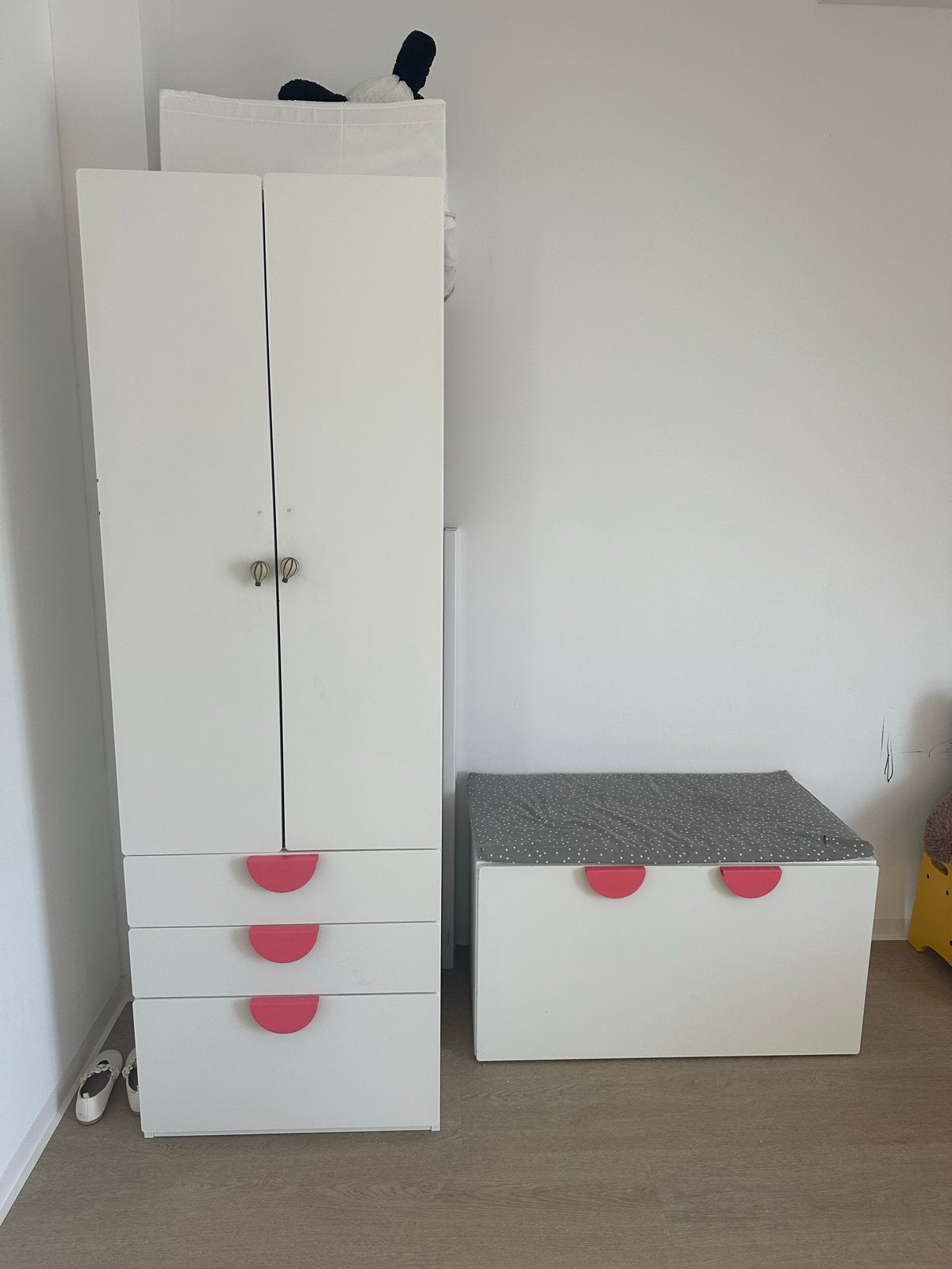 Ikea Småstad Kledingkast en Kinderbankje met Lades, Ophalen, Kast, 50 tot 70 cm, 105 cm of meer