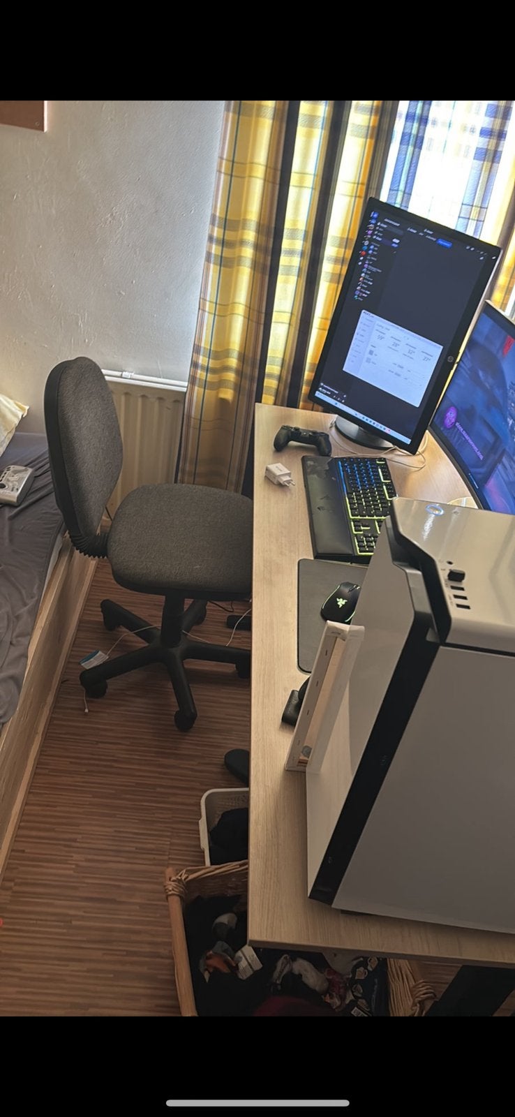 Bureau + gaming stoel, Huis en Inrichting, Bureaus, Ophalen, Zo goed als nieuw