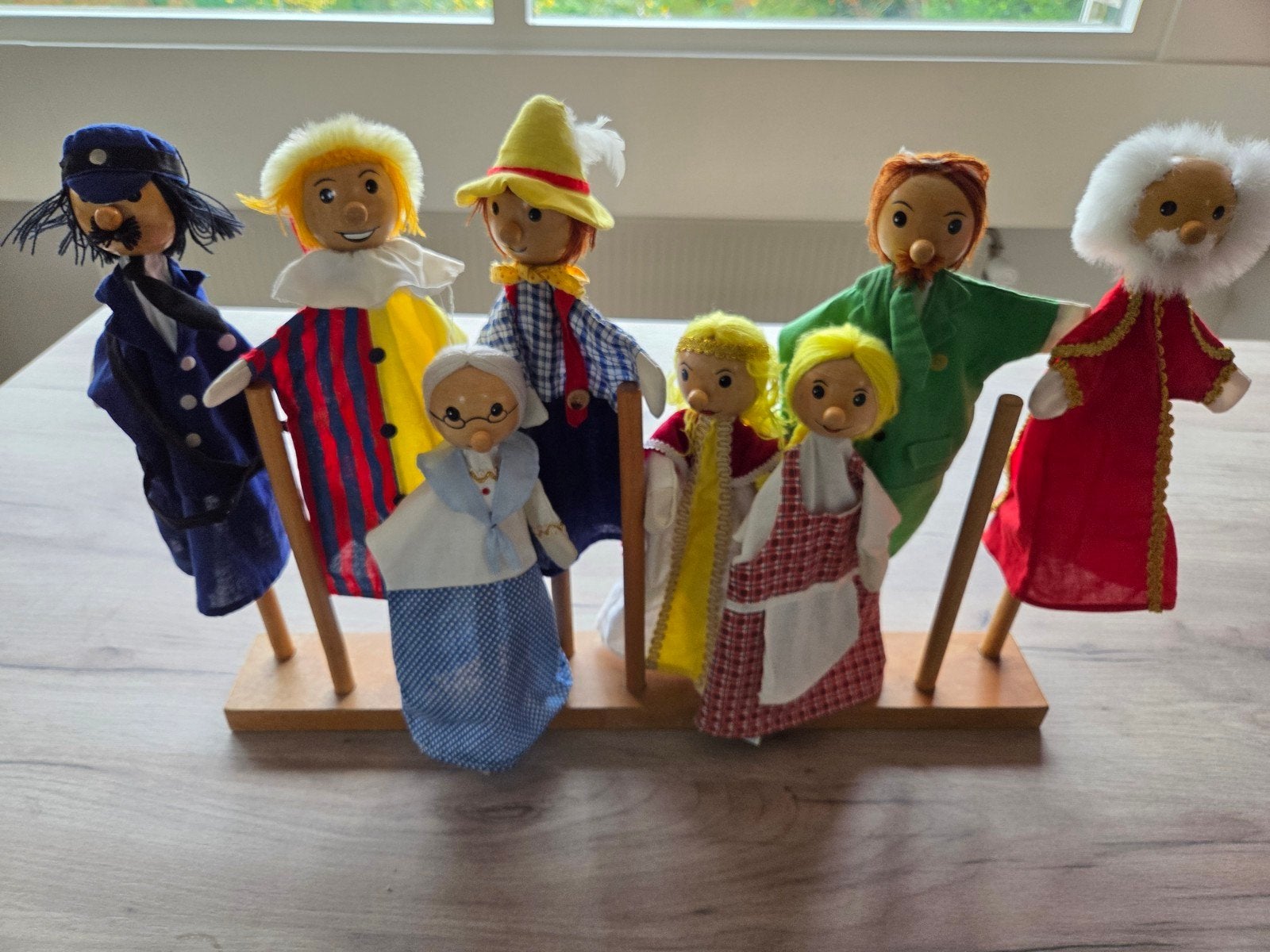 Set van 8 handpoppen - diverse karakters, Ophalen, Zo goed als nieuw, Overige typen
