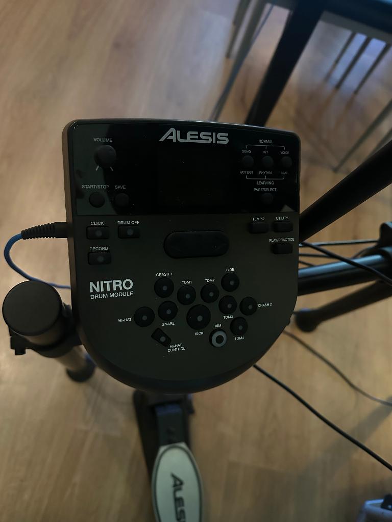Alesis Nitro Mesh Kit elektronisch drumstel + kruk & stokken, Ophalen, Zo goed als nieuw, Overige merken, Elektronisch