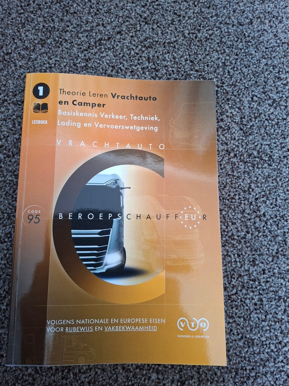 Theorie Leren Vrachtauto en Camper, Ophalen of Verzenden, Zo goed als nieuw, Overige niveaus, Onbekend