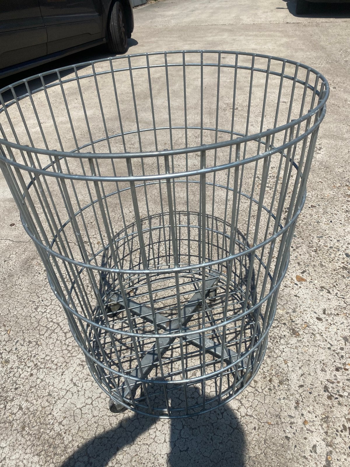 Winkelmand rond met verstelbare bodem, Doe-het-zelf en Verbouw, Kratten en Dozen, Ophalen, Gebruikt, 40 tot 60 cm, Overige typen