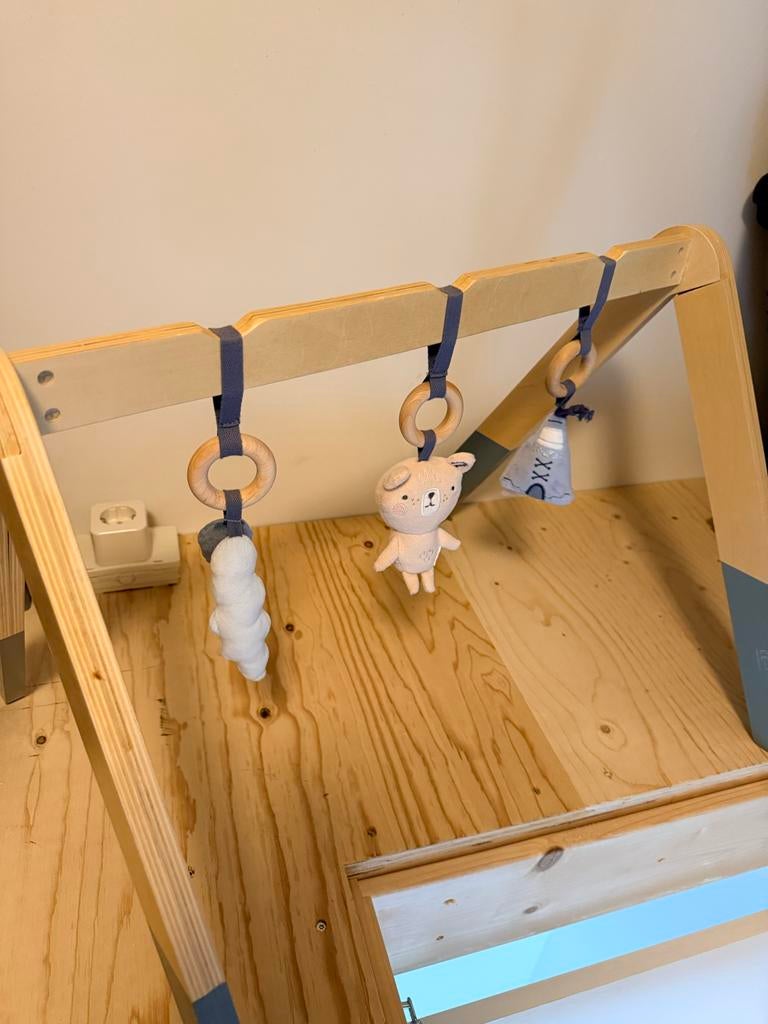 Houten Babygym met Speeltjes, Ophalen, Gebruikt