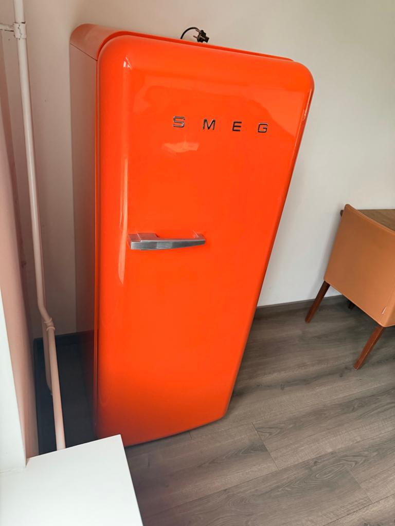 Oranje Smeg Koelkast met Vriesvak - Retro Design - FAB28ROR3, Ophalen, 200 liter of meer, Zo goed als nieuw, Energieklasse A of zuiniger