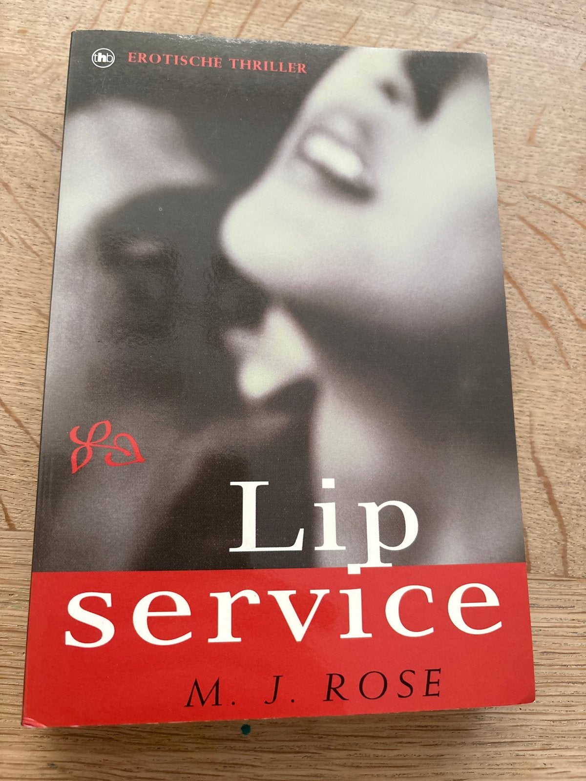 Lip Service - M.J. Rose (Erotische thriller), Ophalen of Verzenden, Gelezen, Amerika