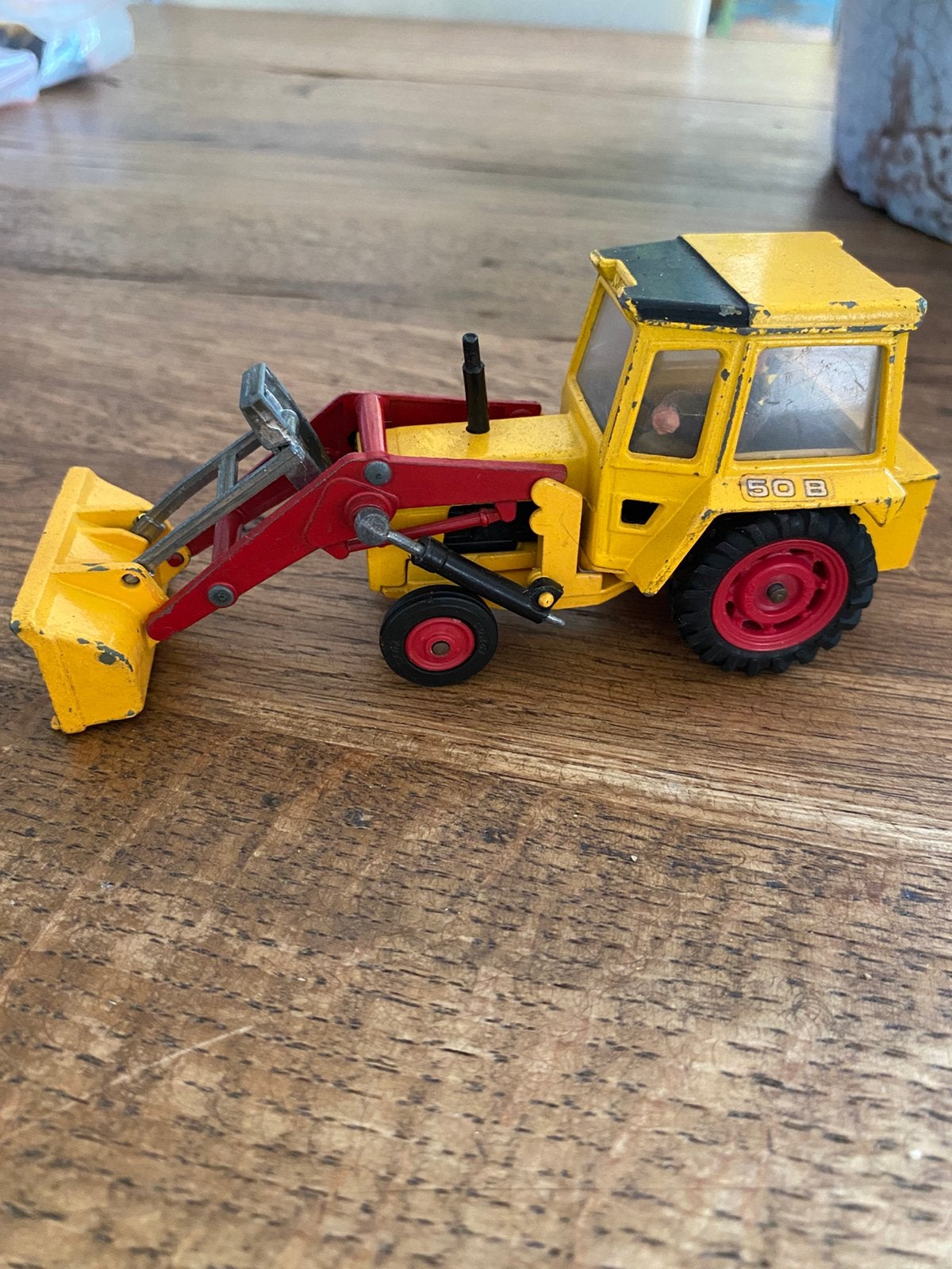 Corgi Massey Ferguson 50 B , grondverzet tractor, Ophalen of Verzenden, Gebruikt, Tractor of Landbouw, Corgi
