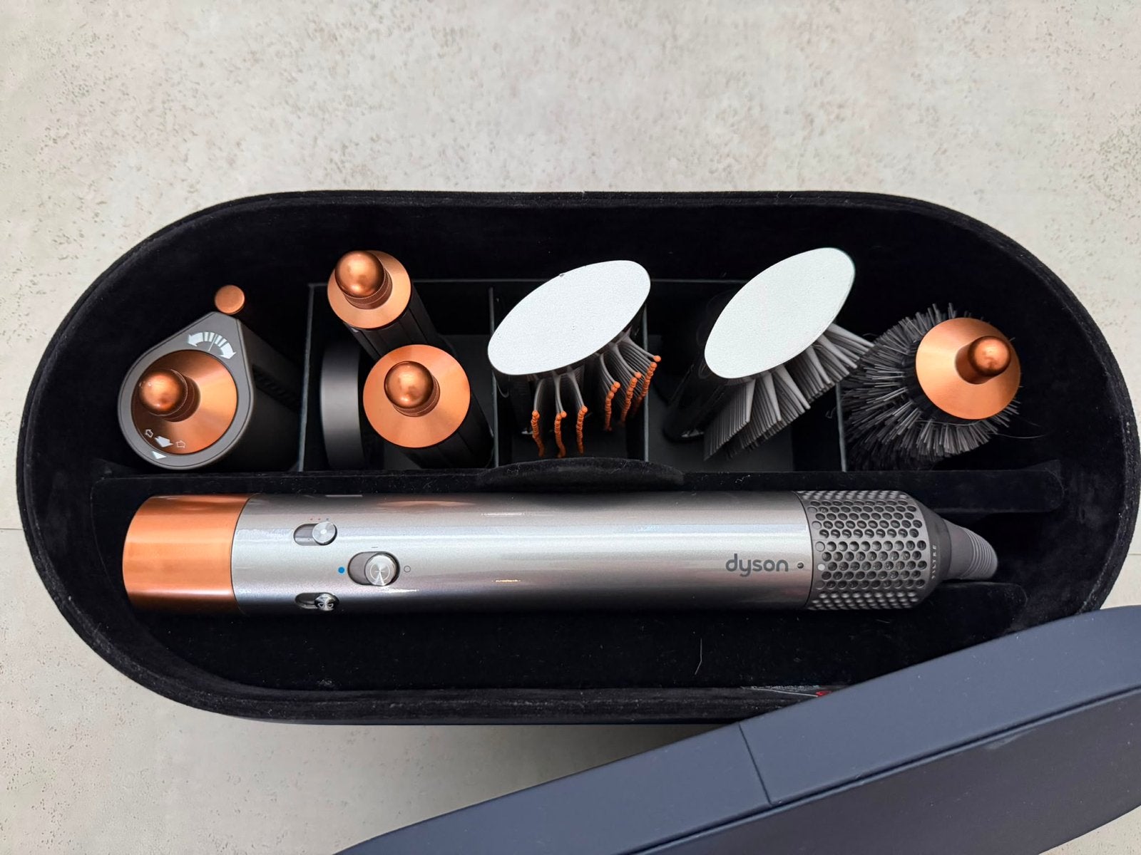 Dyson Airwrap Complete Föhn en Styler met Opbergdoos, Ophalen of Verzenden, Zo goed als nieuw, Haarverzorging