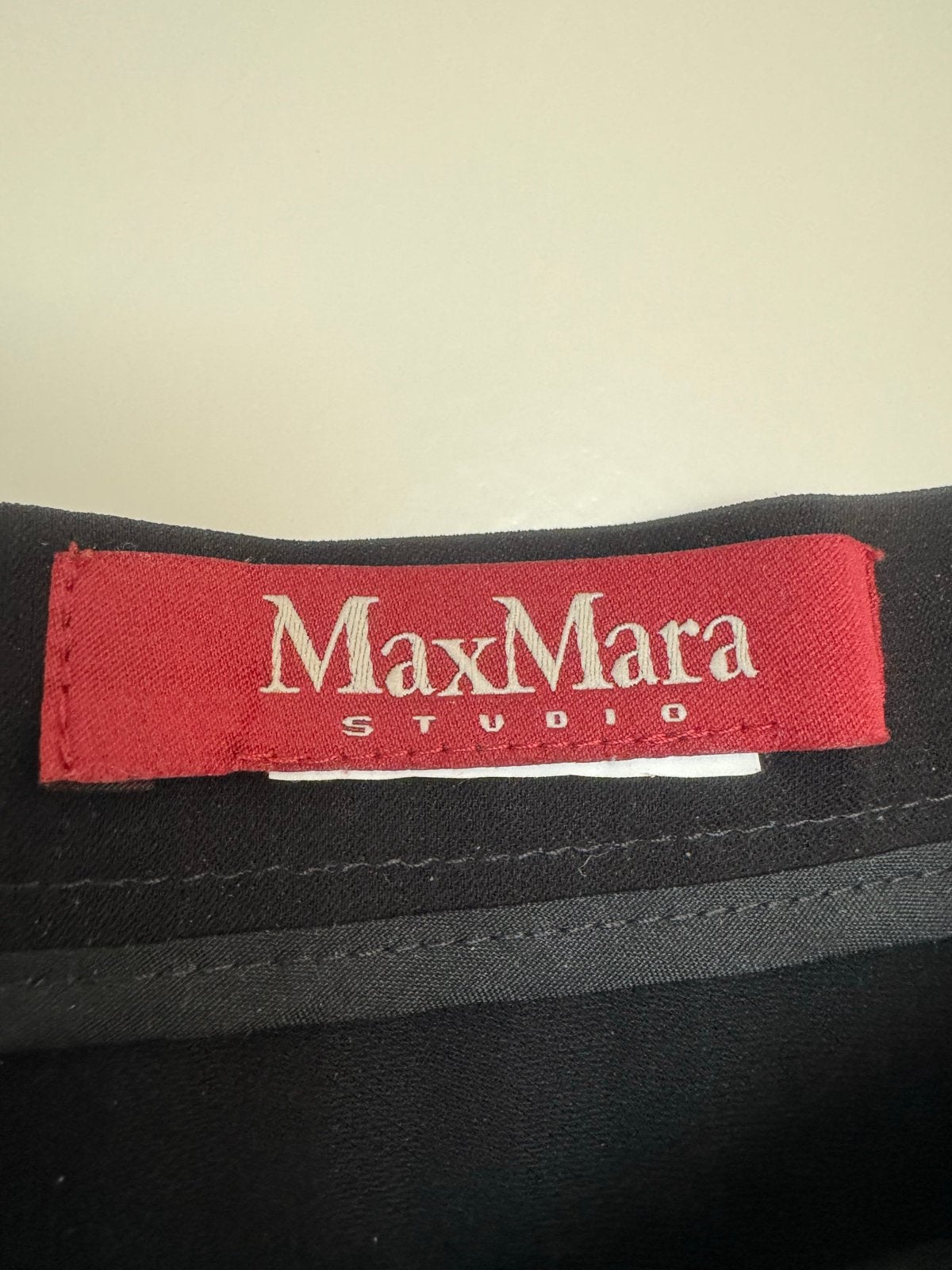 MaxMara Studio Zwarte Geplooide Rok, Maat 38/40 (M), Zwart, Ophalen of Verzenden, Zo goed als nieuw