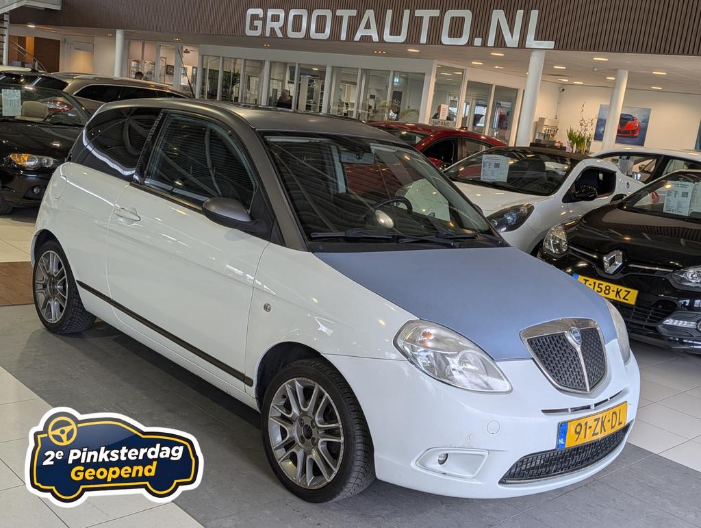 Lancia Ypsilon 1.4-16V Sport Airco, Stuurbekrachtiging, Auto's, Lancia, Voorwielaandrijving, Zwart, 4 cilinders, Metallic lak