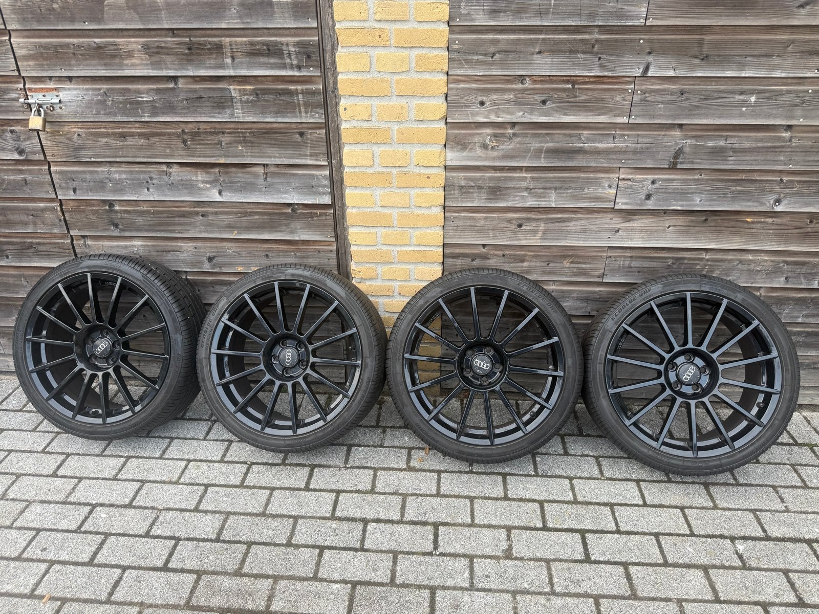 Audi 18 inch lichtmetalen velgen + Ecoblue UHP banden, Ophalen, 18 inch, Banden en Velgen, Personenwagen