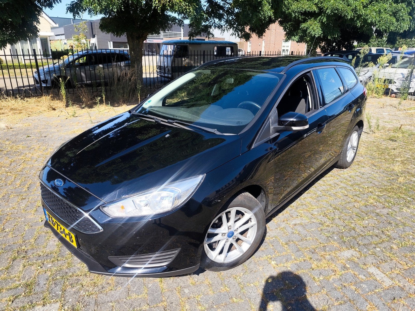 Ford Focus wagon nieuwe distributieriem nette auto NAP, Auto's, Parkeersensor, Euro 6, 100 pk, Zwart