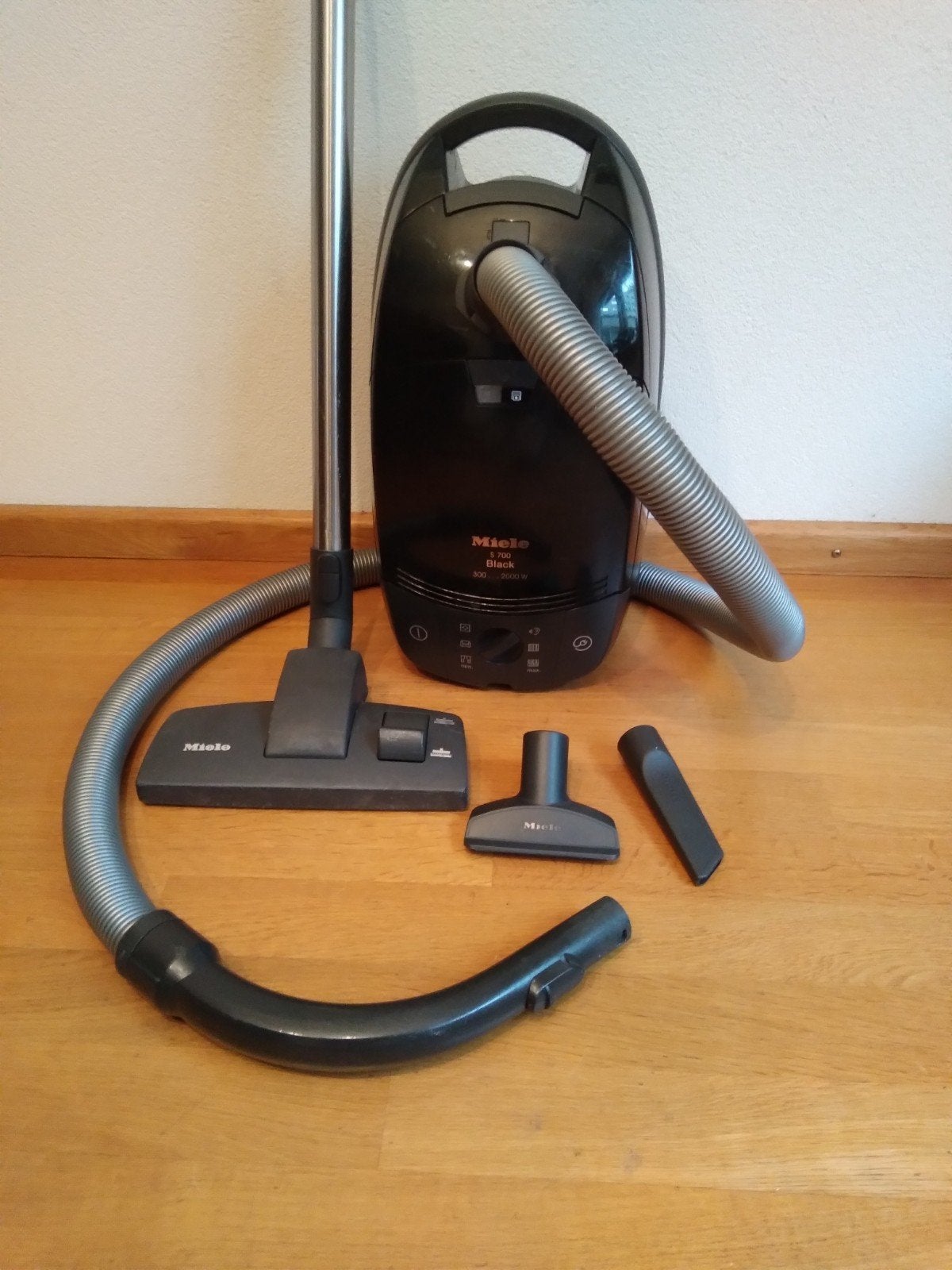 Miele S 700 Black 300====2000 watt, Ophalen, Gebruikt, 1600 tot 2000 watt