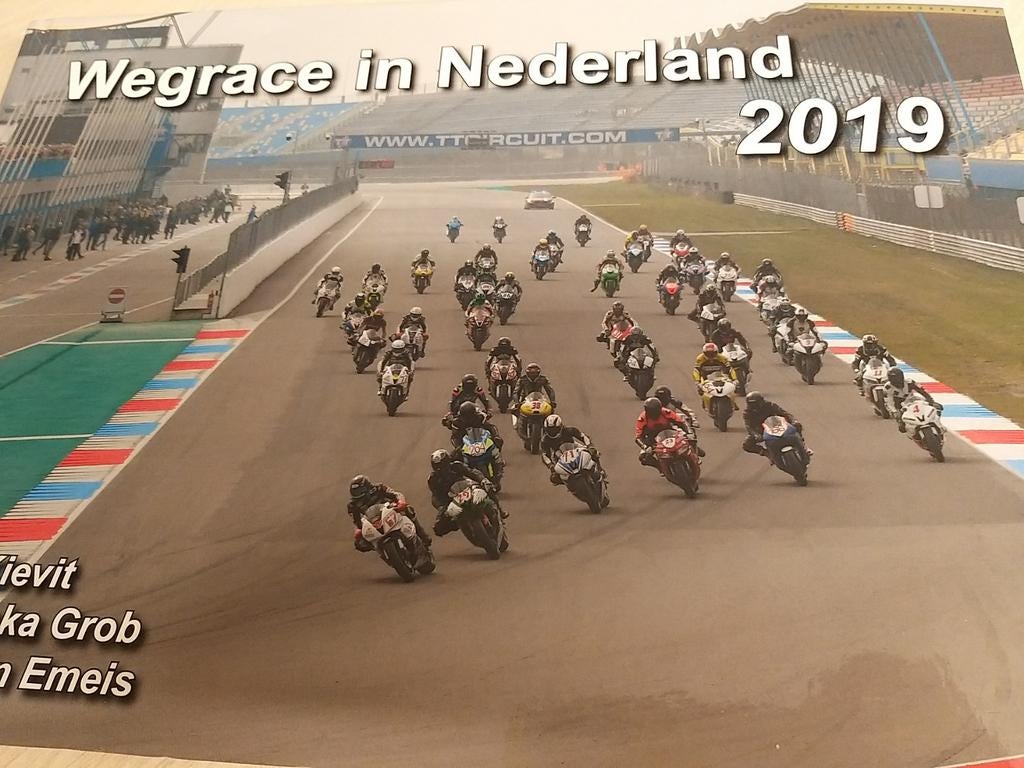 2019 dik boek motor wegraces mooie foto's als nieuw, Ophalen of Verzenden, Zo goed als nieuw, Algemeen