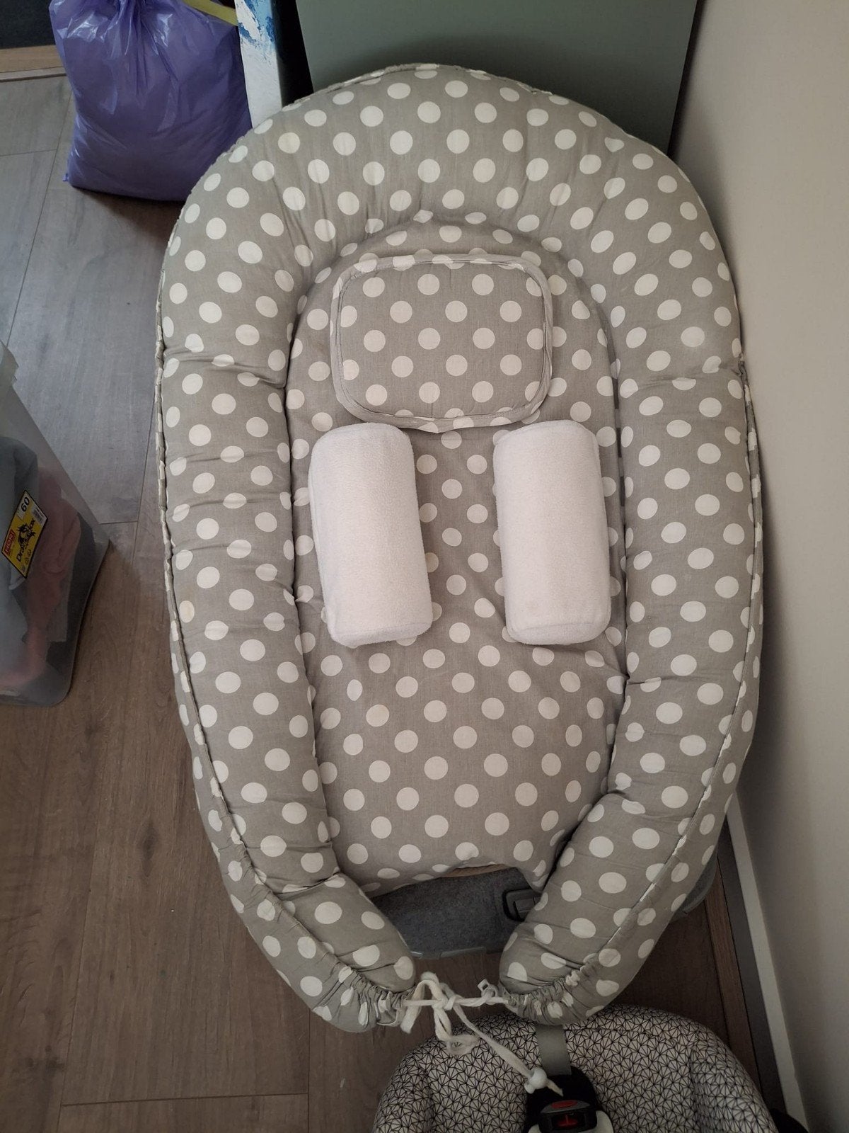 Baby nestje - Grijs met witte stippen, Ophalen, Gebruikt, Overige typen