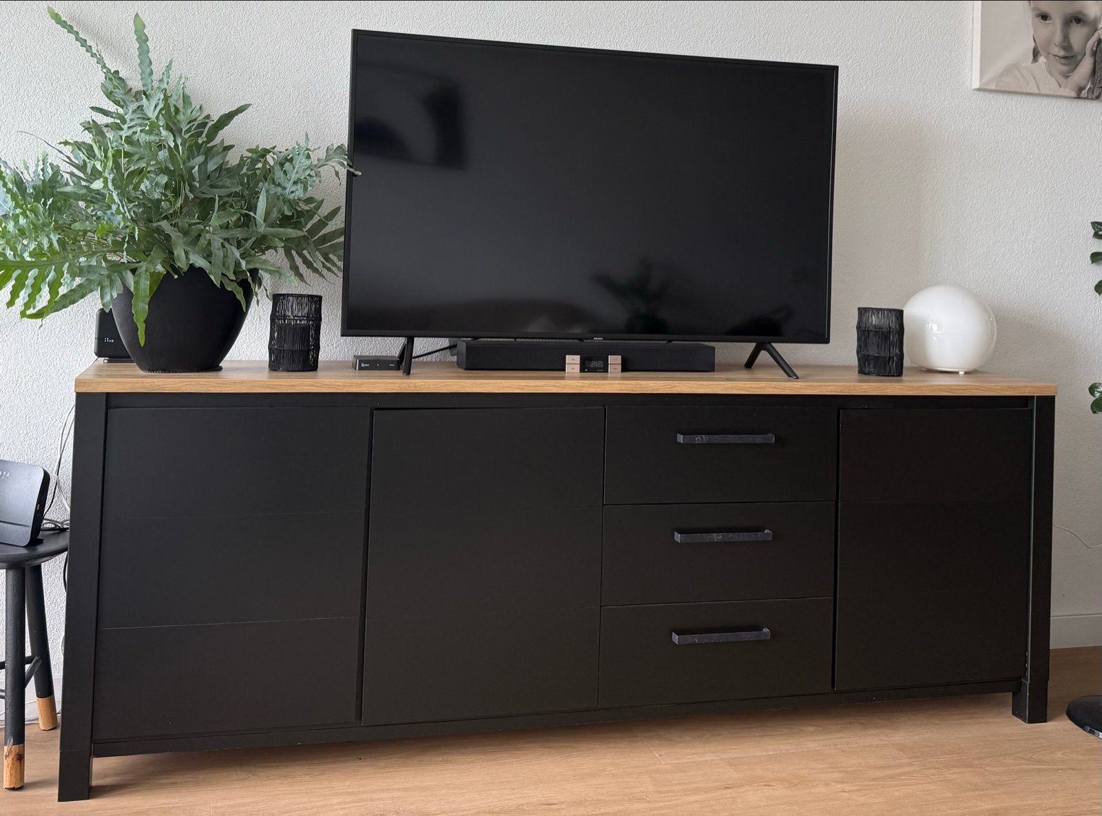 Groot modern dressoir met lades en deuren, Huis en Inrichting, Ophalen, Gebruikt, Modern en warm, 200 cm of meer