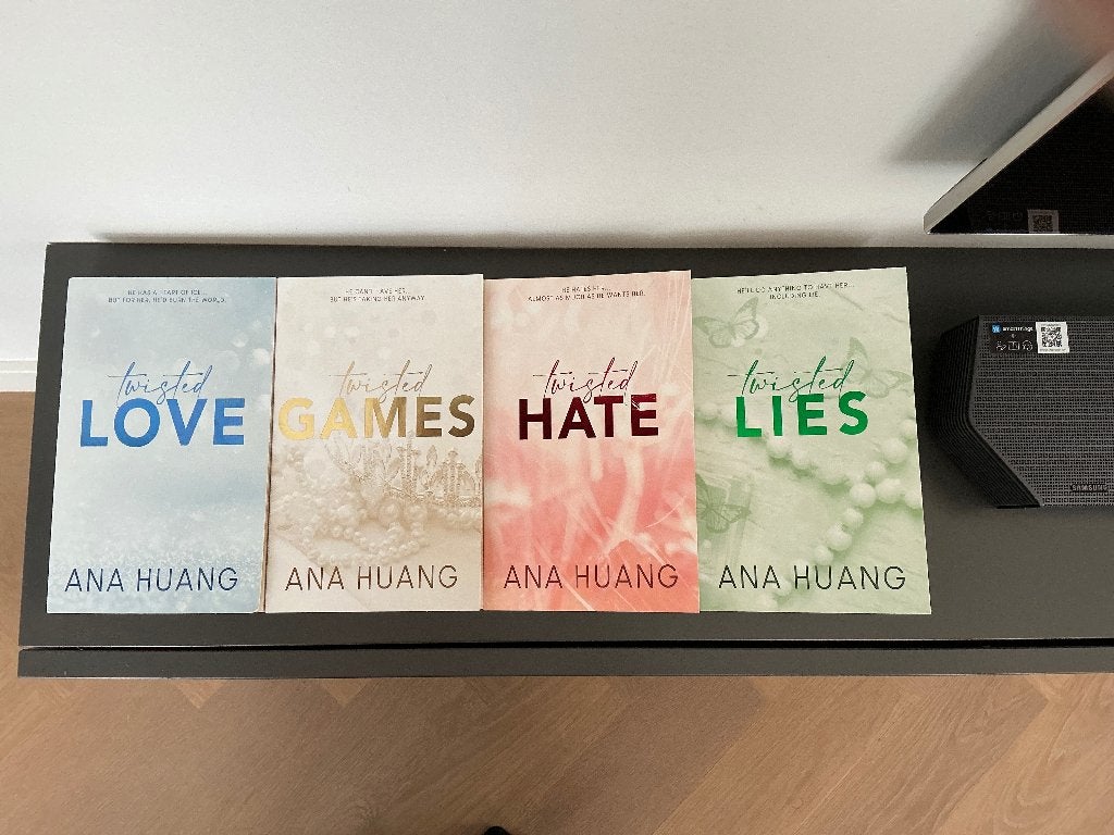 Twisted serie van Ana Huang - Complete set (4 boeken engels), Ophalen, Europa overig, Zo goed als nieuw, Ana Huang