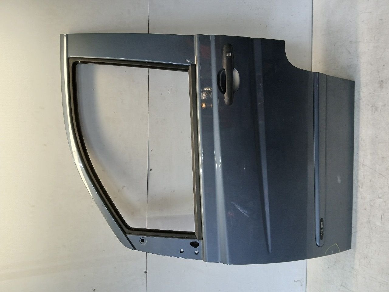 Portier links voor Mercedes-Benz Vito, Onderdelen@venauto.nl, Van der Ven Autorecycling B.V., Gebruikt, Ettenseweg 76, 4706 PB Roosendaal, The Netherlands