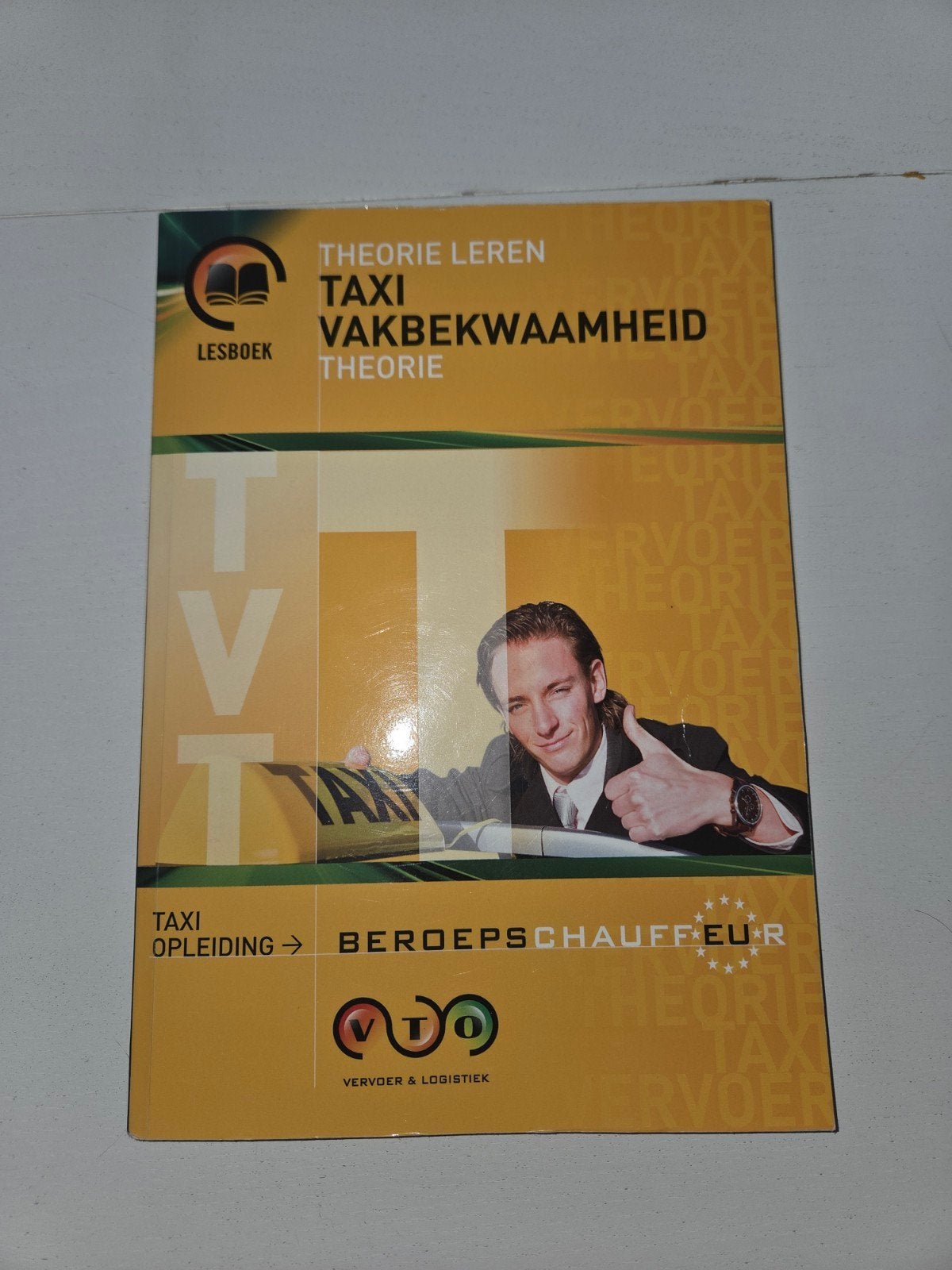 Lesboek Taxi Vakbekwaamheid Theorie - VTO, Ophalen of Verzenden, Zo goed als nieuw, MBO, Onbekend
