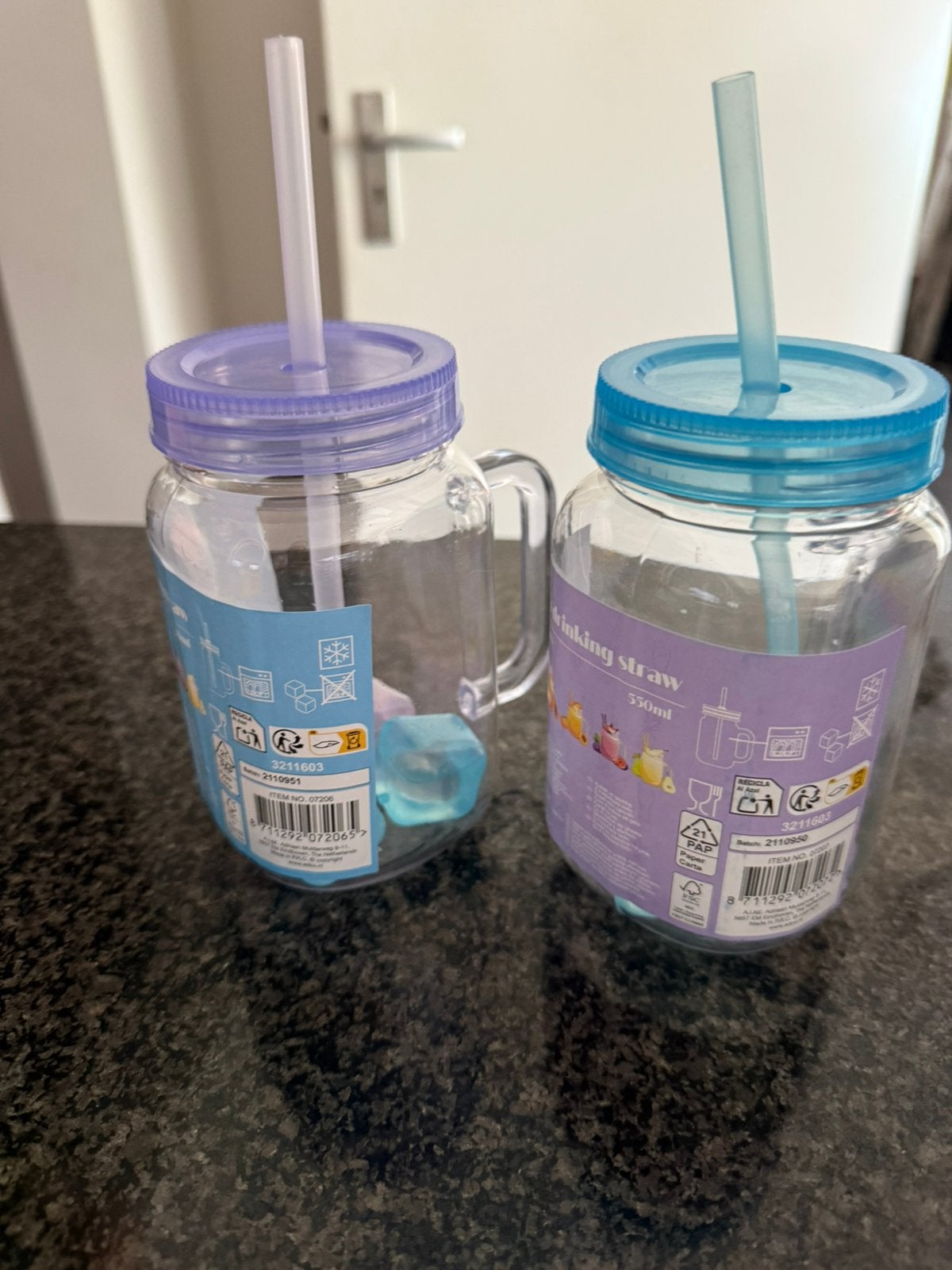 Bekers met rietje en iksklontjes, Ophalen, Nieuw