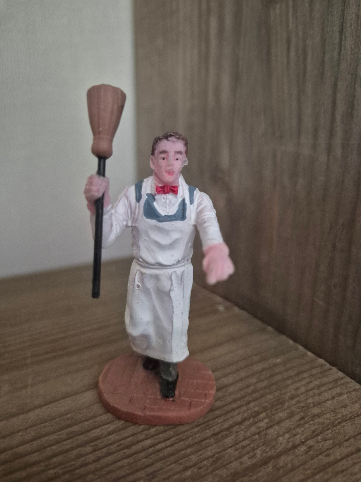 Lemax figuur 21 kerstdorp kersthuisjes, Ophalen of Verzenden, Zo goed als nieuw