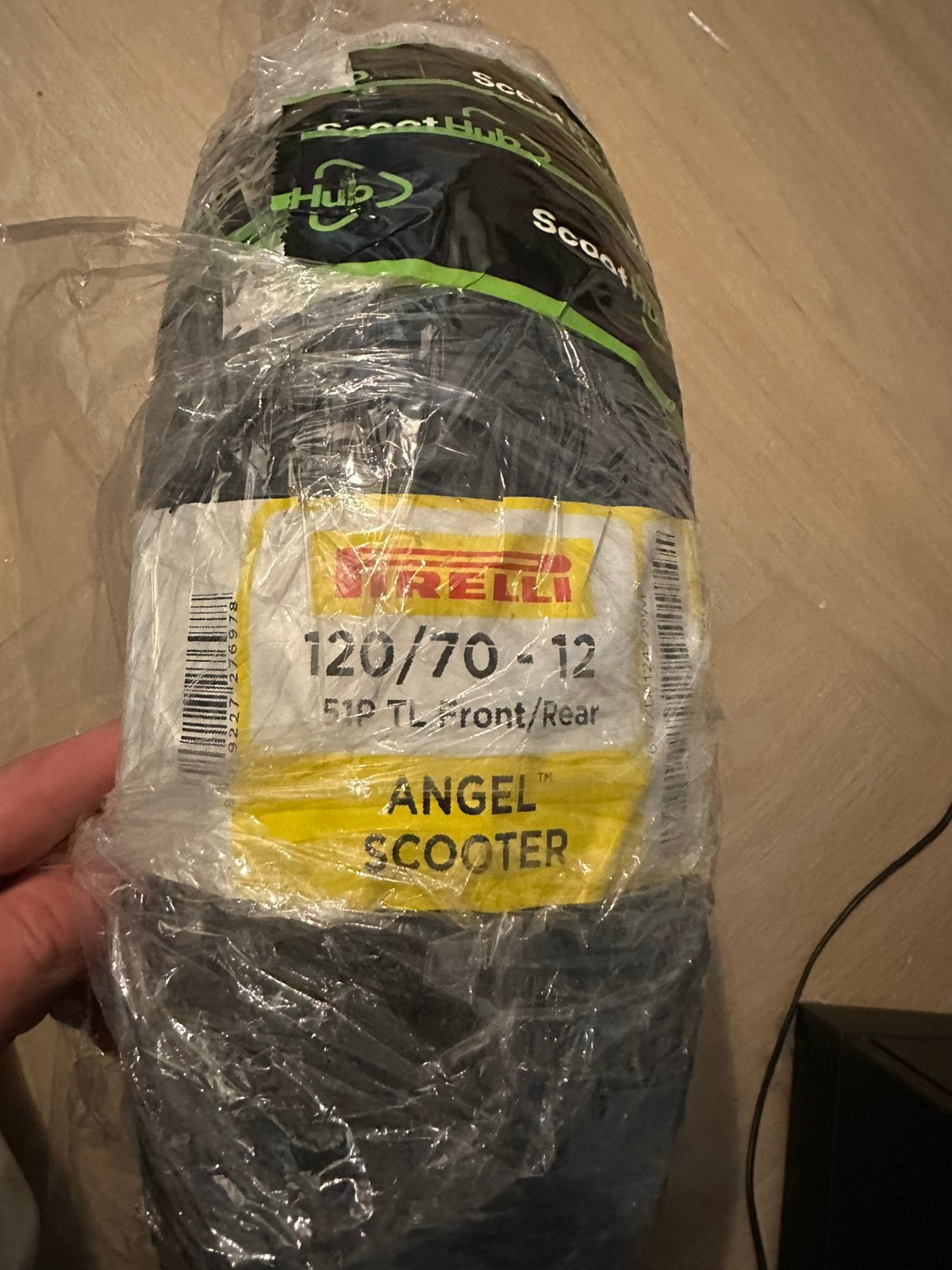 NIEUW Vespa pirelli angel achterband 120/70x12, Fietsen en Brommers, Brommeronderdelen | Scooters, Ophalen of Verzenden, Nieuw