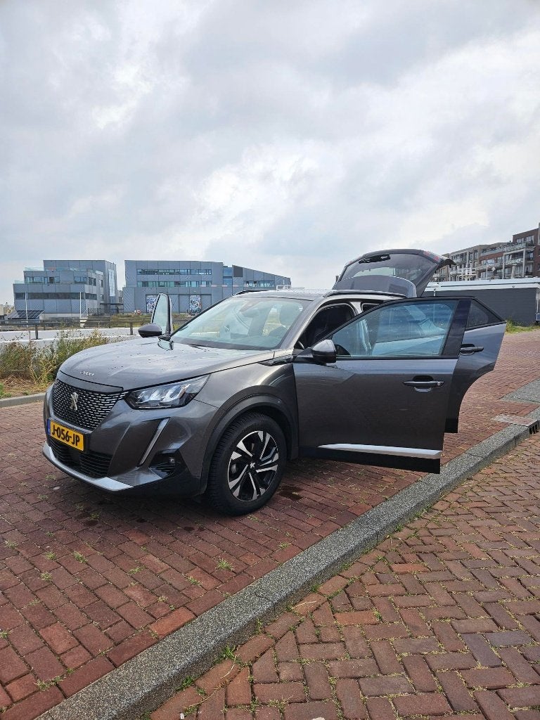 Foto 7 van Peugeot 2008 1.2 Puretech 130pk 2020 Grijs AUT / LEER / PANO