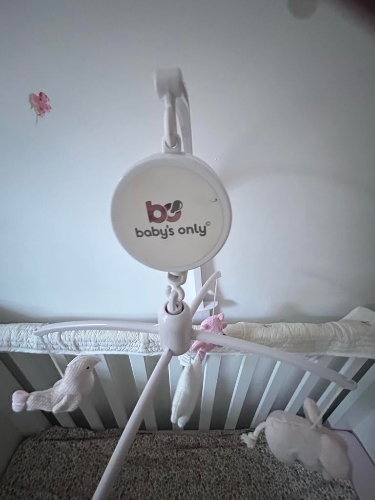 Baby's Only Muziekmobiel Roze/Wit - Draait en Speelt, Ophalen of Verzenden, Zo goed als nieuw, Mobiel, Met geluid