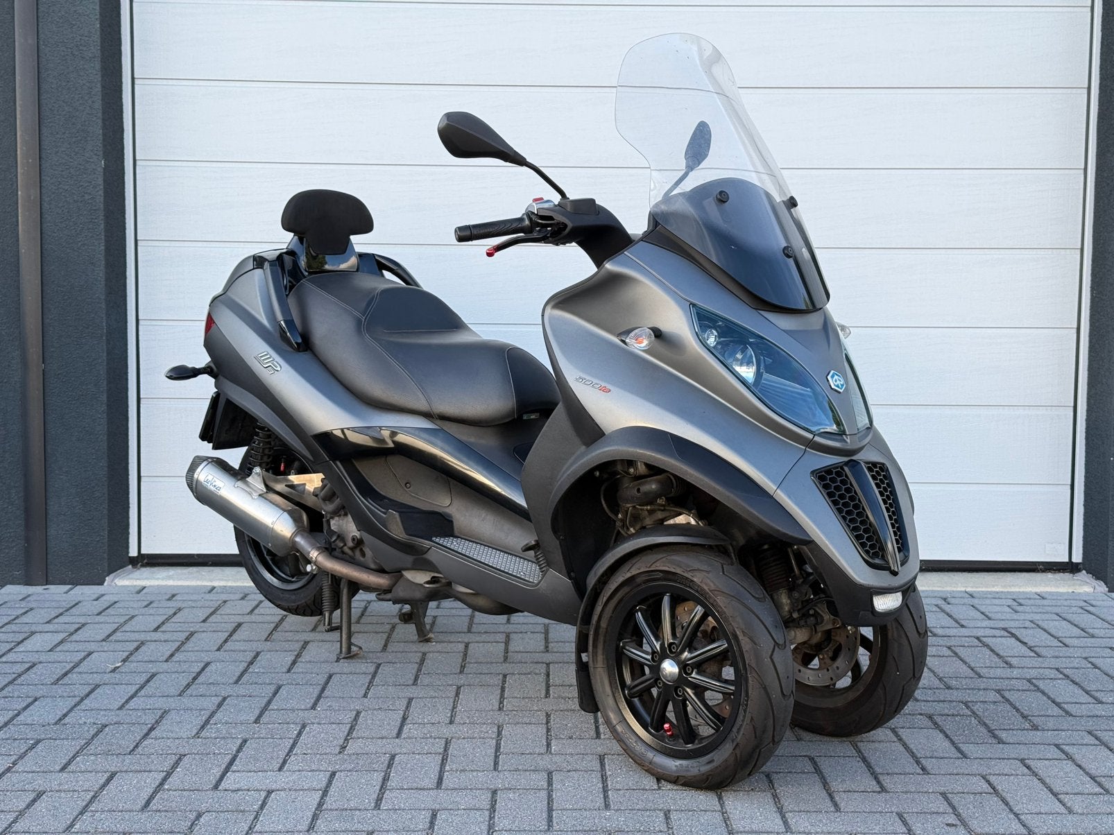 Piaggio MP3 500 LT Sport | Leovince | 2011, Scooter, Sportuitlaat, Particulier, Automaat