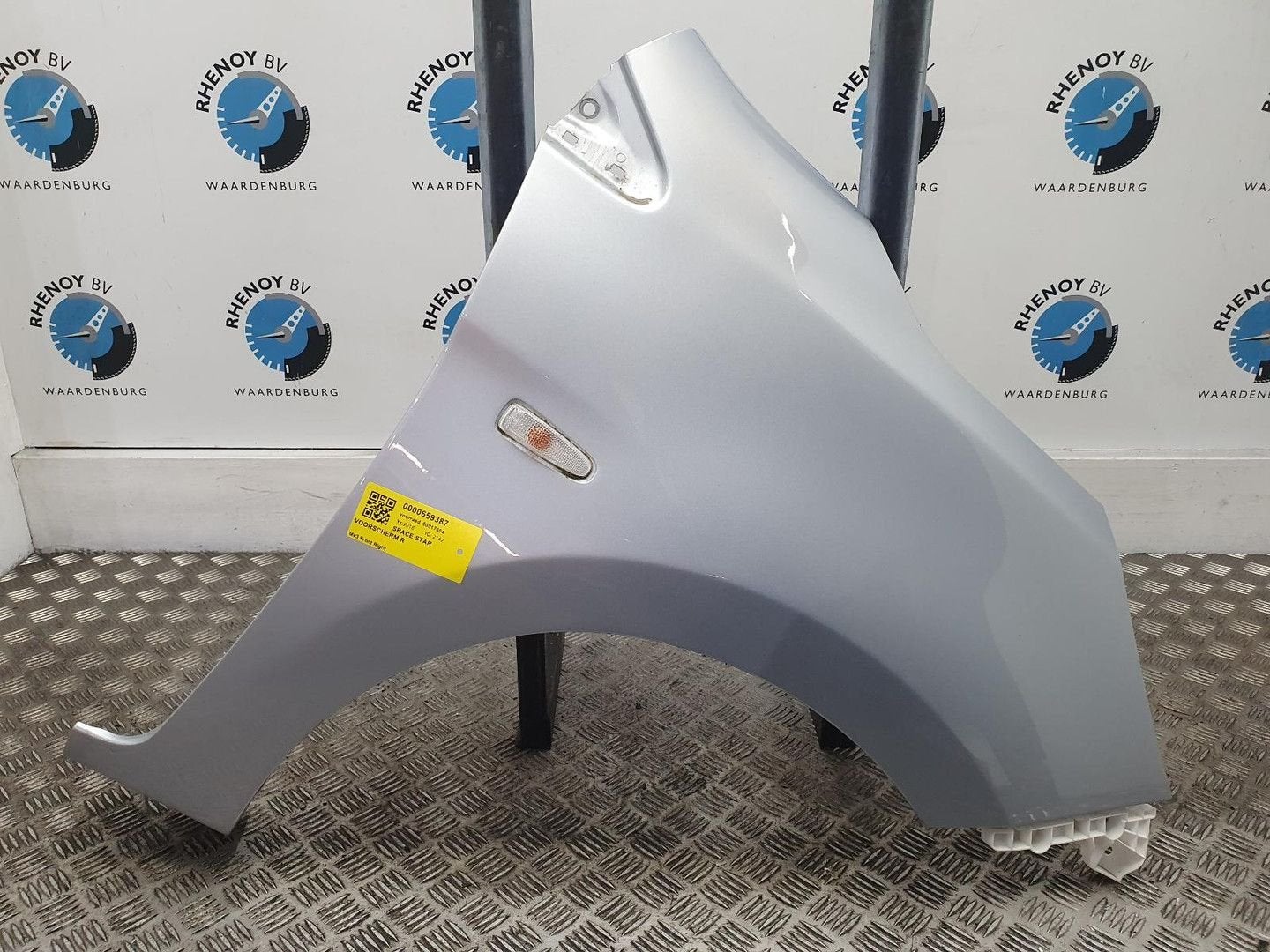 MITSUBISHI SPACE STAR A05A Mk6 VOORSCHERM R 2018, Ophalen of Verzenden, Gebruikt, ARN erkend