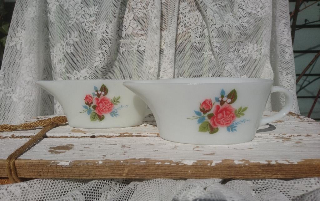 2 Melkglazen Sauskommen / Vintage / Juskom / Romantisch, Ophalen of Verzenden