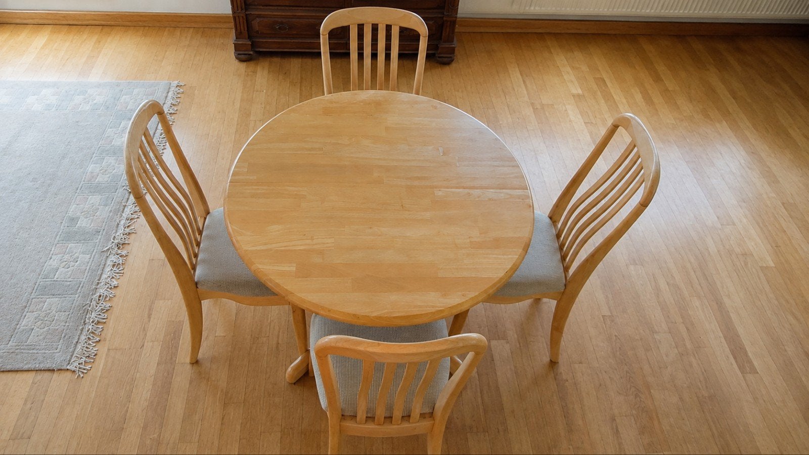Uitschuifbare eettafel (rond/ovaal) met 4 stoelen, Ophalen, Gebruikt, 100 tot 150 cm, 150 tot 200 cm
