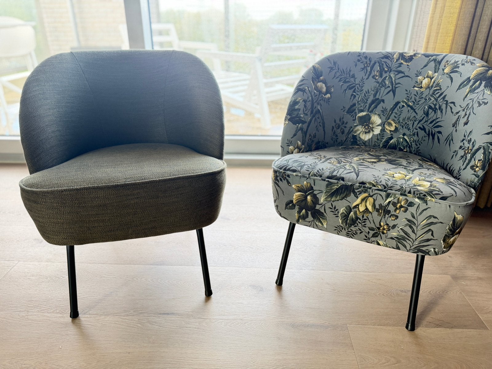 Twee leuke lage hotelstoeltjes., Huis en Inrichting, Ophalen, Minder dan 75 cm, Stof, 50 tot 75 cm