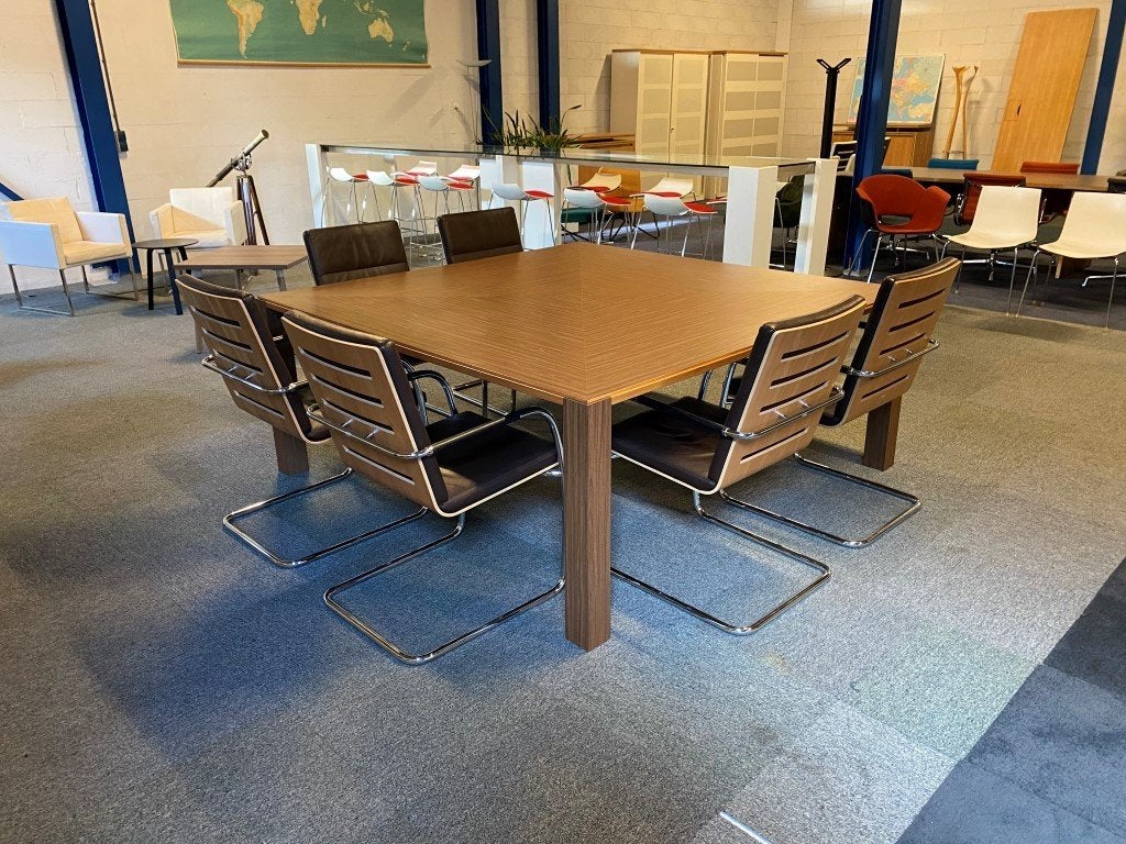 Vergadertafel Castelijn, donker eiken, 180 x 180 cm., Ophalen, Gebruikt